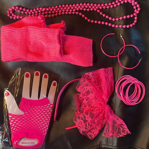 80s neon hot pink women’s costume, size XL, accessories included - Picture 6 of 6